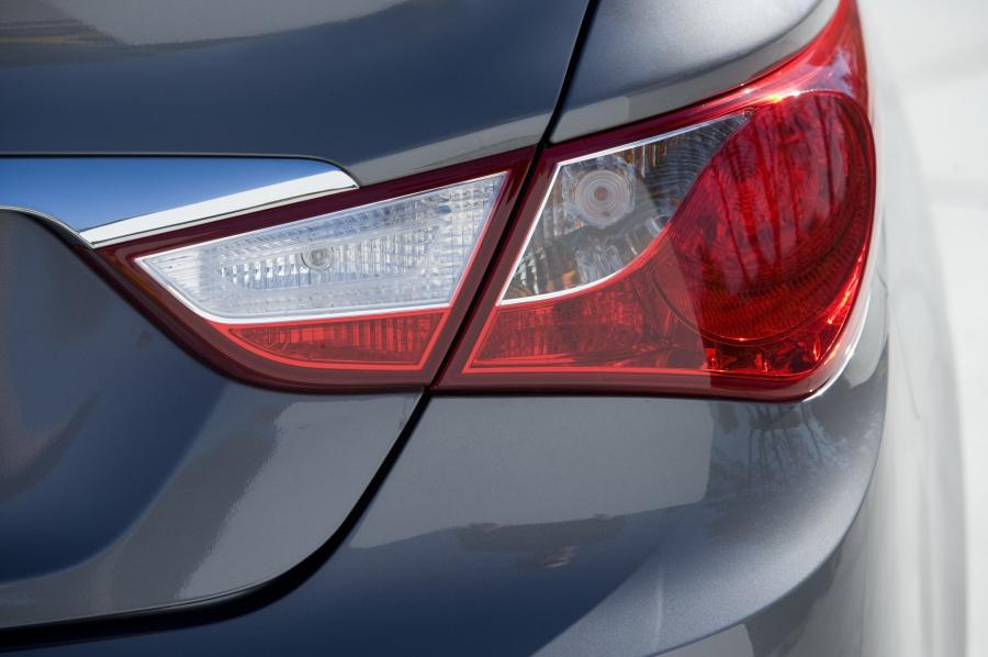  Hyundai Sonata 2010 года  (фото 48 из 162)
